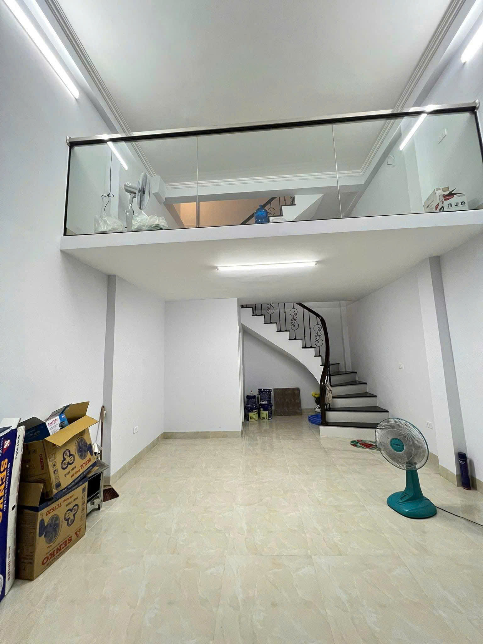 Nhà đẹp 5 tầng ngõ 279 Đội Cấn – ngõ thông – gần ô tô – mặt tiền rộng 4.2m