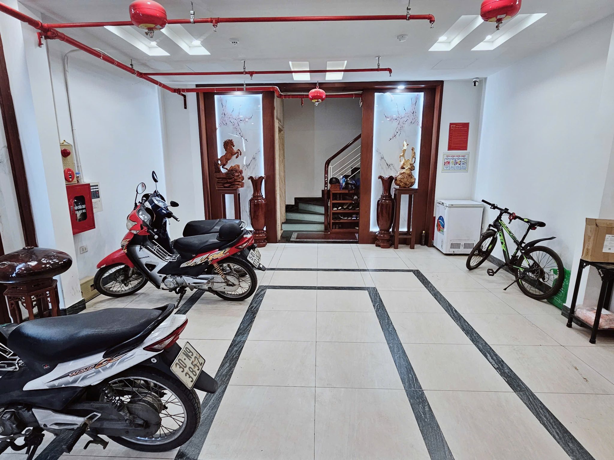 Bán nhà ngõ 102 đường Trường Chinh, 70m2 xây 6 tầng, thang máy, gara ô tô