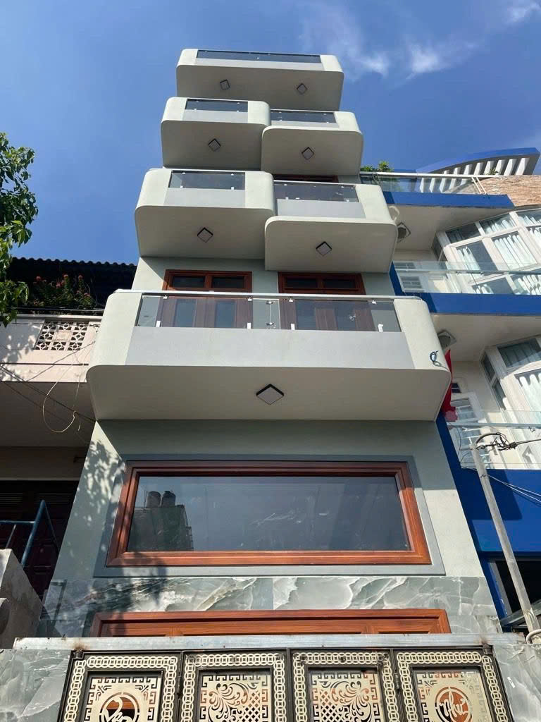 Tòa nhà Thoại Ngọc Hầu, 68m2, 4m x 17m, 6 tầng có thang máy, kinh doanh đỉnh