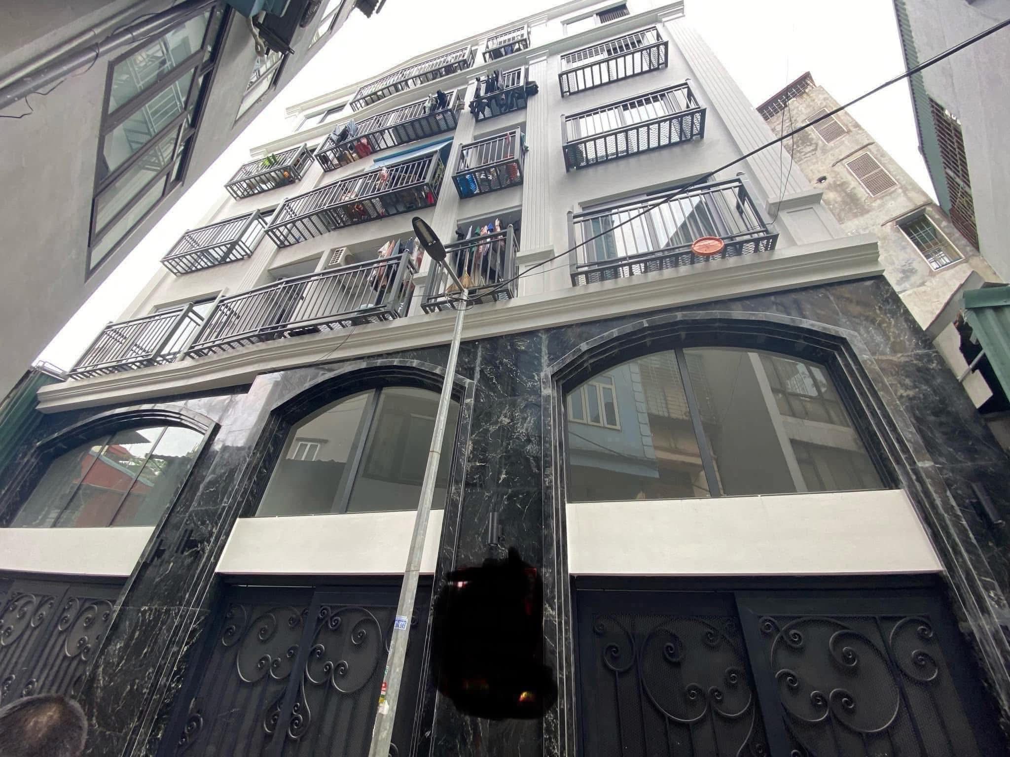 Bán tòa nhà căn hộ dịch vụ đường Khuất Duy Tiến, 110m2, 8 tầng, thang máy, 16 căn hộ cho thuê