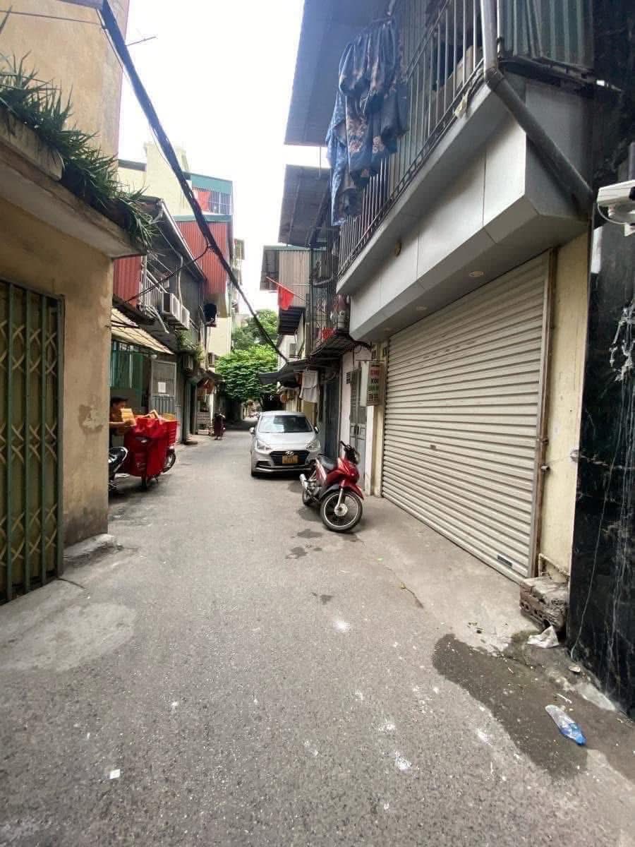 Bán tòa nhà căn hộ dịch vụ đường Khuất Duy Tiến, 110m2, 8 tầng, thang máy, 16 căn hộ cho thuê