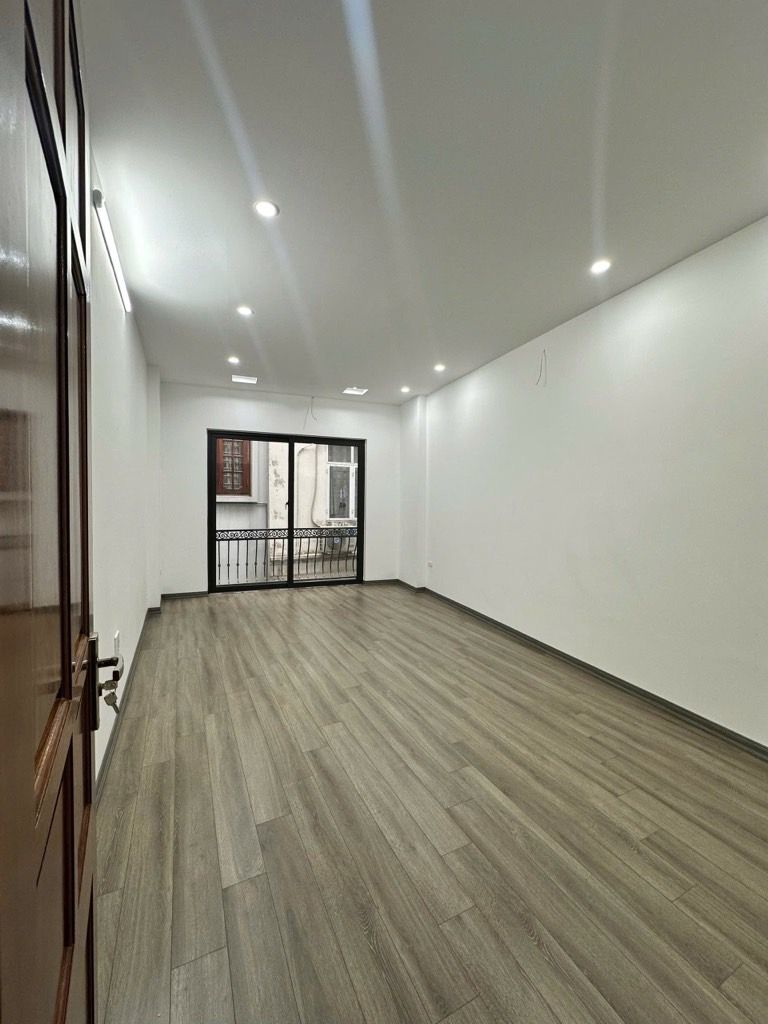 Nhà phố La Thành – ngõ thông – kinh doanh – nhà đẹp – 42m2 – 5 tầng – 12,22 tỷ