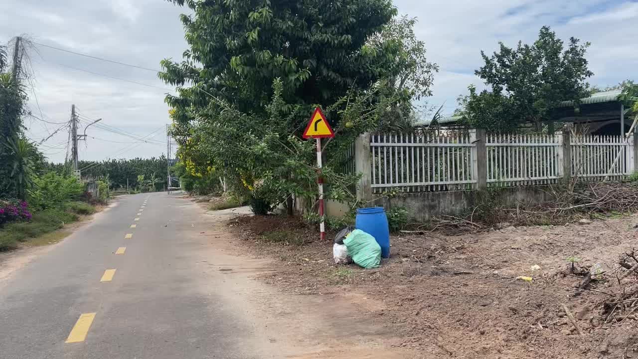 Bán đất mặt tiền đường nhựa có sẵn vườn bưởi tại Trừ Văn Thố, Bàu Bàng, Bình Dương