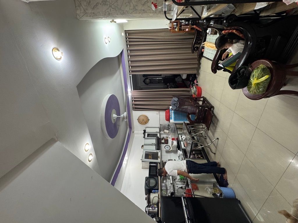 Chạm 10 tỷ - có nhà ngay khu ẩm thực Lữ Gia - 80m2, 3 tầng, hẻm nhựa ô tô đỗ cửa