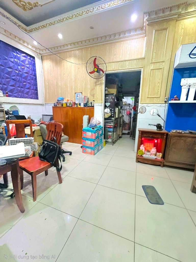 Quận 10 - ngã sáu Nguyễn Tri Phương - 1 căn ra mặt tiền - 65m2, ngang 6,5m - giá điêu đứng