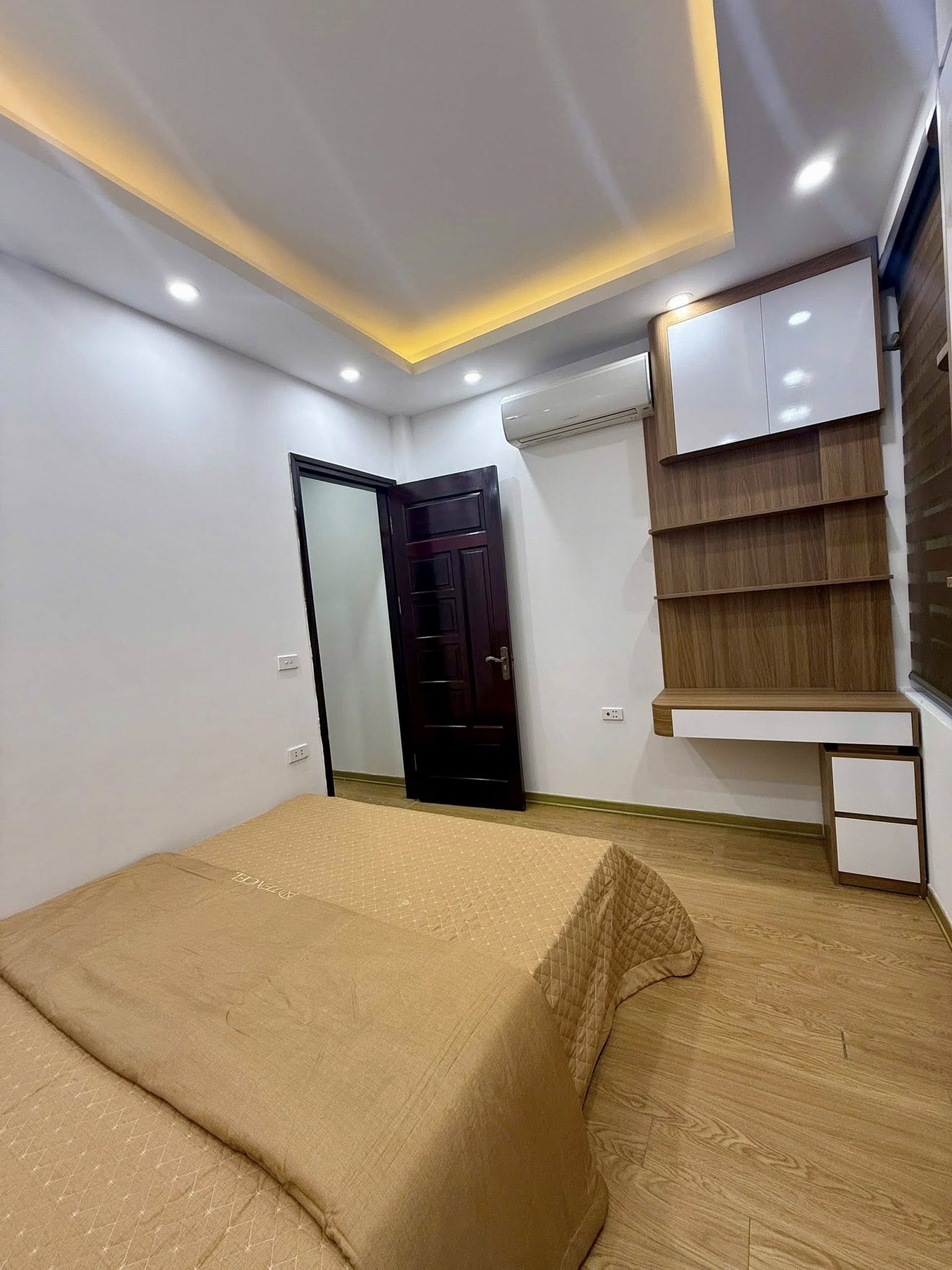 Bán nhà đường Khương Hạ, 40m2, xây 5 tầng xây mới