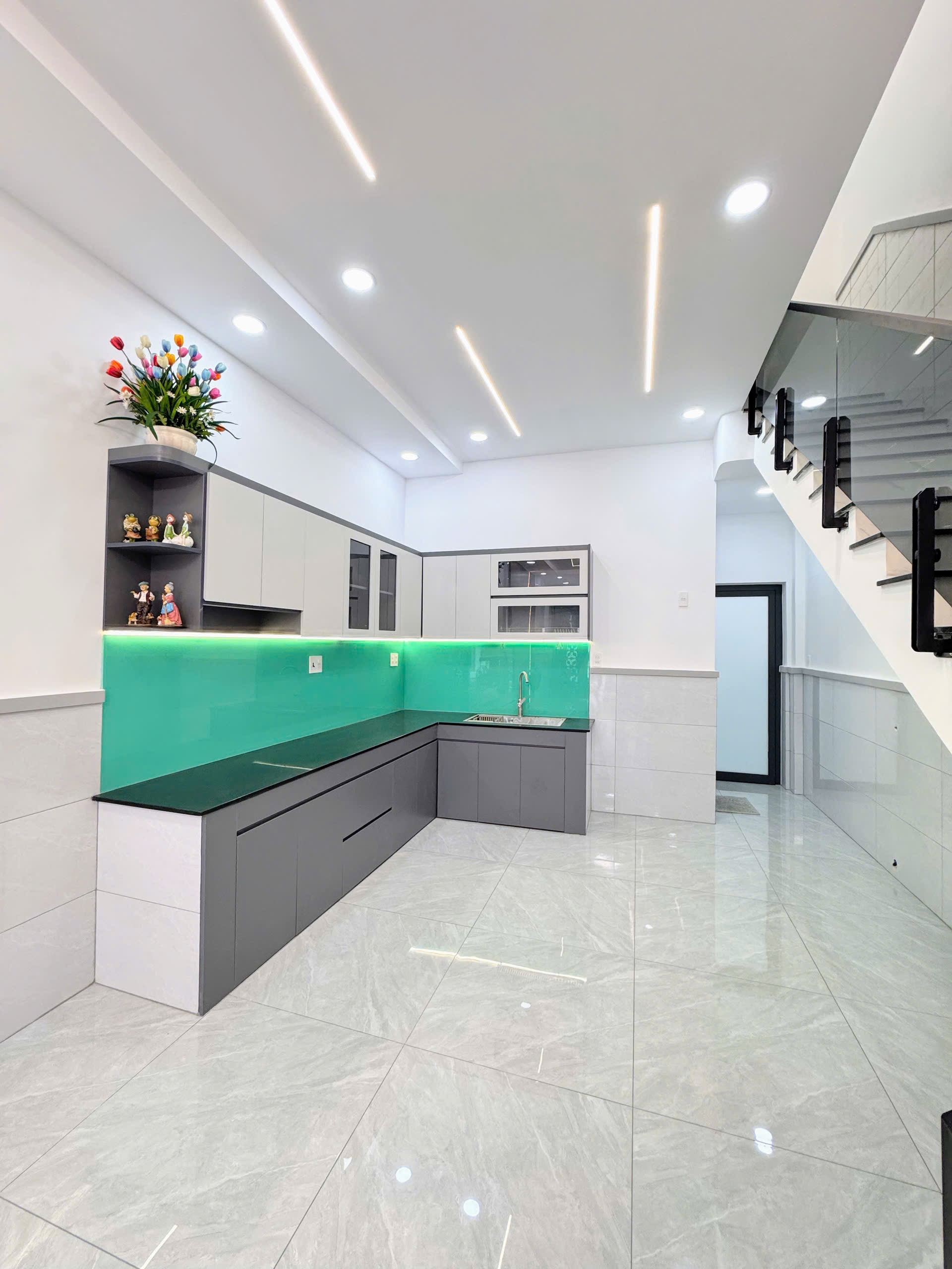 Đi nước ngoài bán gấp nhà đường số 18, Hiệp Bình Chánh, Thủ Đức, giá 4,5 tỷ, diện tích 50m2