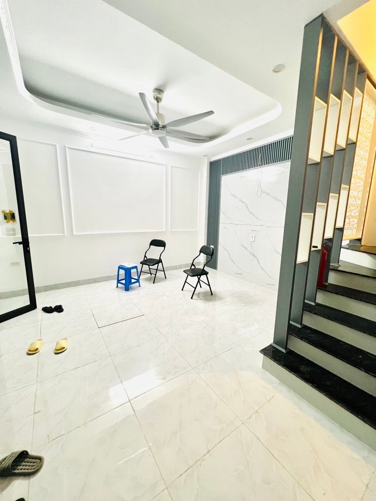 Nhà phố Tôn Đức Thắng – ngõ nông – sân riêng – nhà đẹp – 30m2 – 5 tầng – 8,98 tỷ