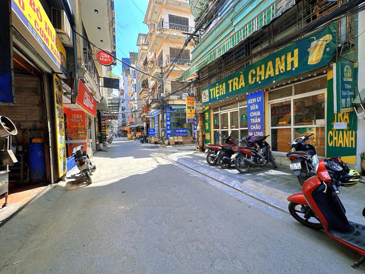 Bán tòa nhà căn hộ dịch vụ phố Doãn Kế Thiện, 9 tầng, thang máy, 28 phòng