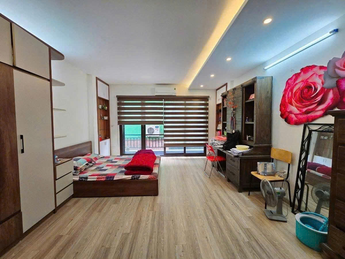 Cho thuê nhà riêng đường Cầu Giấy 30m2 x 5 tầng, 3 ngủ 4 vệ sinh giá 16 triệu/tháng nhà đẹp, full đồ