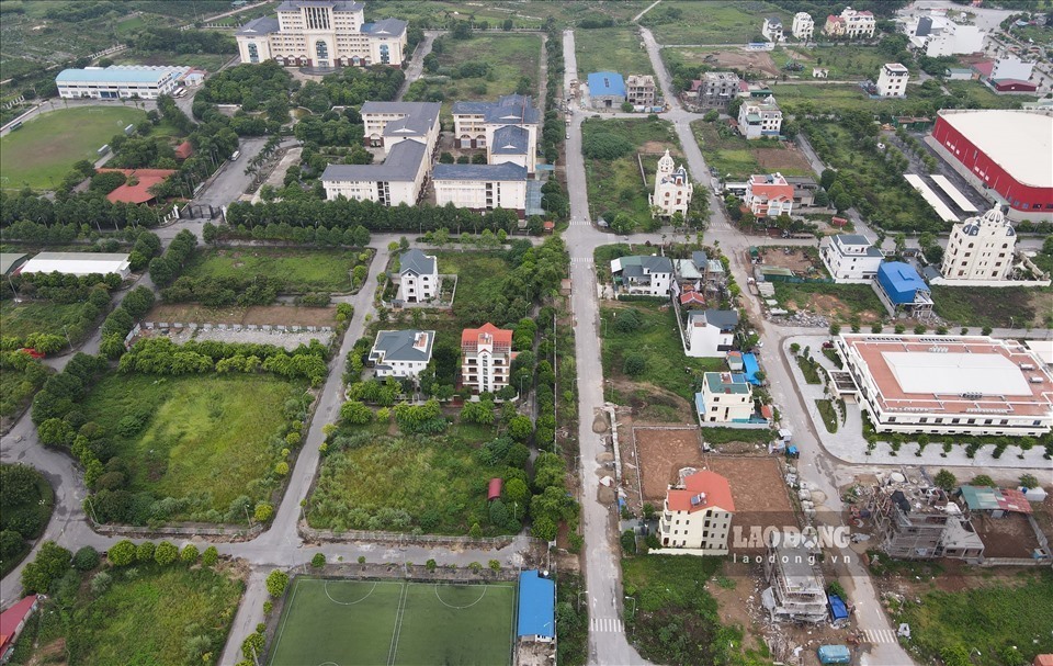 Bán đất Hòa Lạc ngay ngã 3 gần trường Đại học Quốc gia, view hồ kinh doanh đỉnh, 125m2 full thổ chỉ 3 tỷ