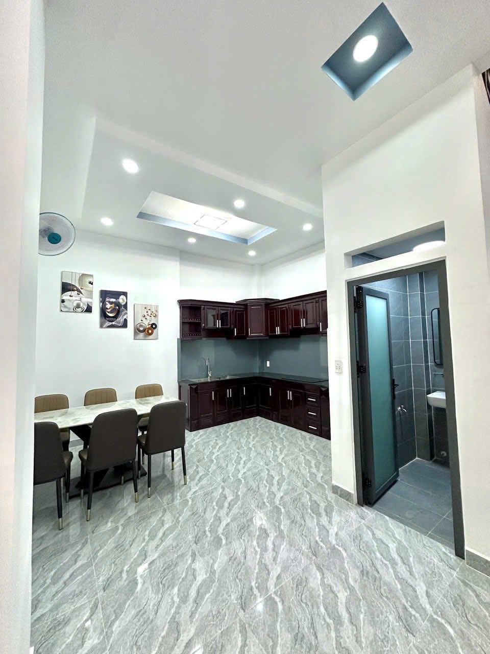 Bán gấp nhà Tô Hiến Thành, Phường 15, Quận 10, diện tích 48m2, giá bán 4,99 tỷ