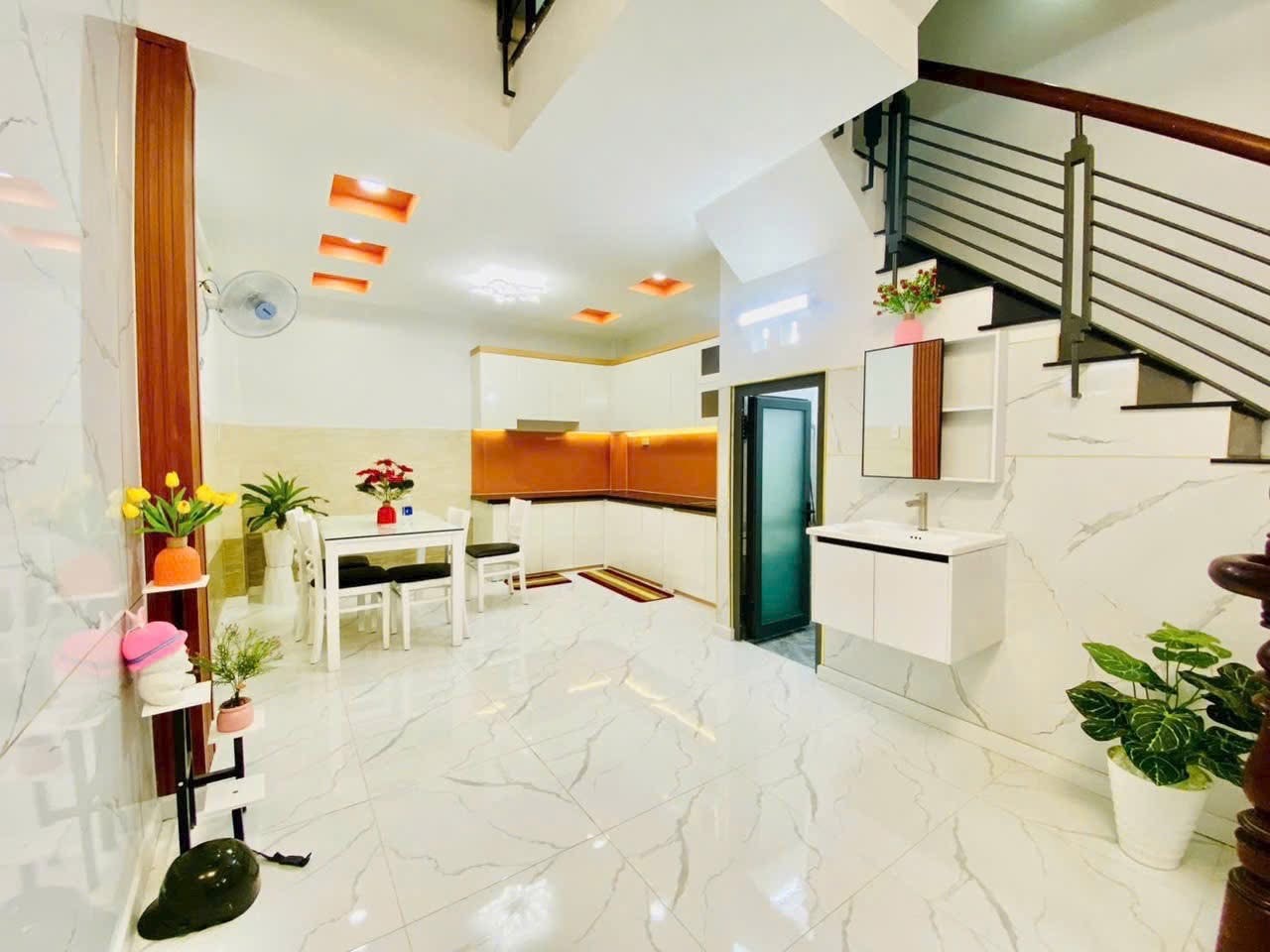 Cần tiền bán gấp nhà Thoại Ngọc Hầu, Phú Thọ Hoà, Tân Phú, diện tích 56m2, giá bán 5,99 tỷ