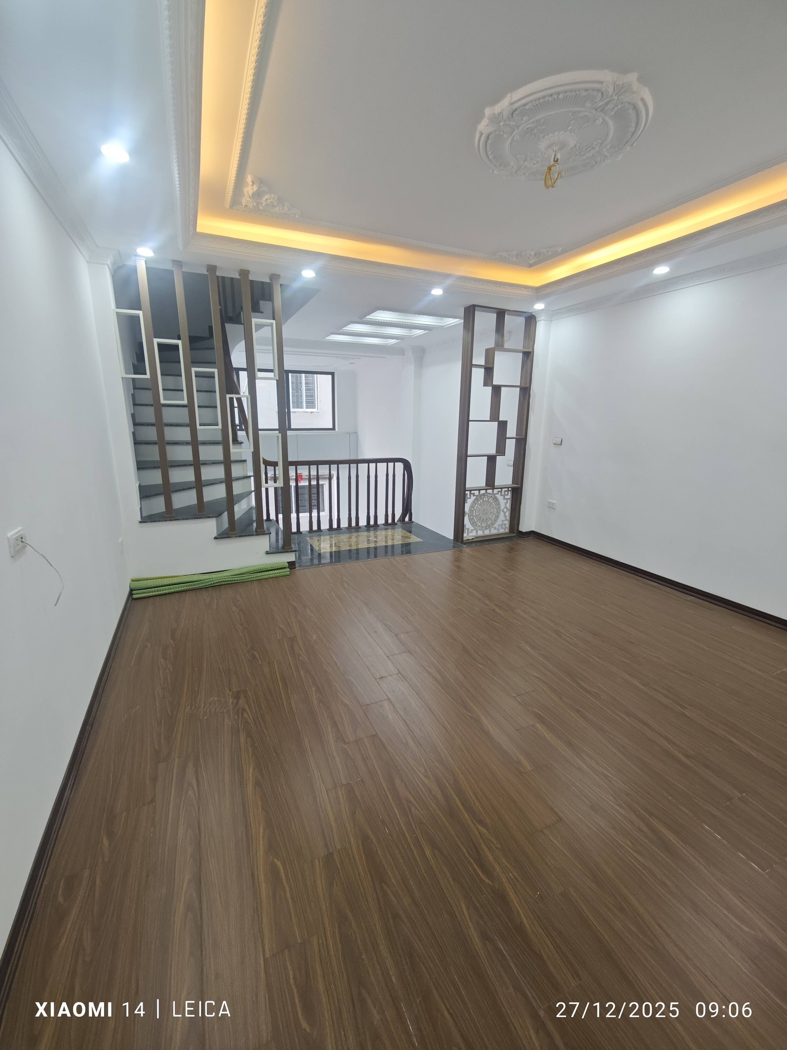 Bán nhà xây mới Đông Mỹ, Ngũ Hiệp, 50m2, 5 tầng, ô tô đỗ cửa, chỉ với giá 7,45 tỷ