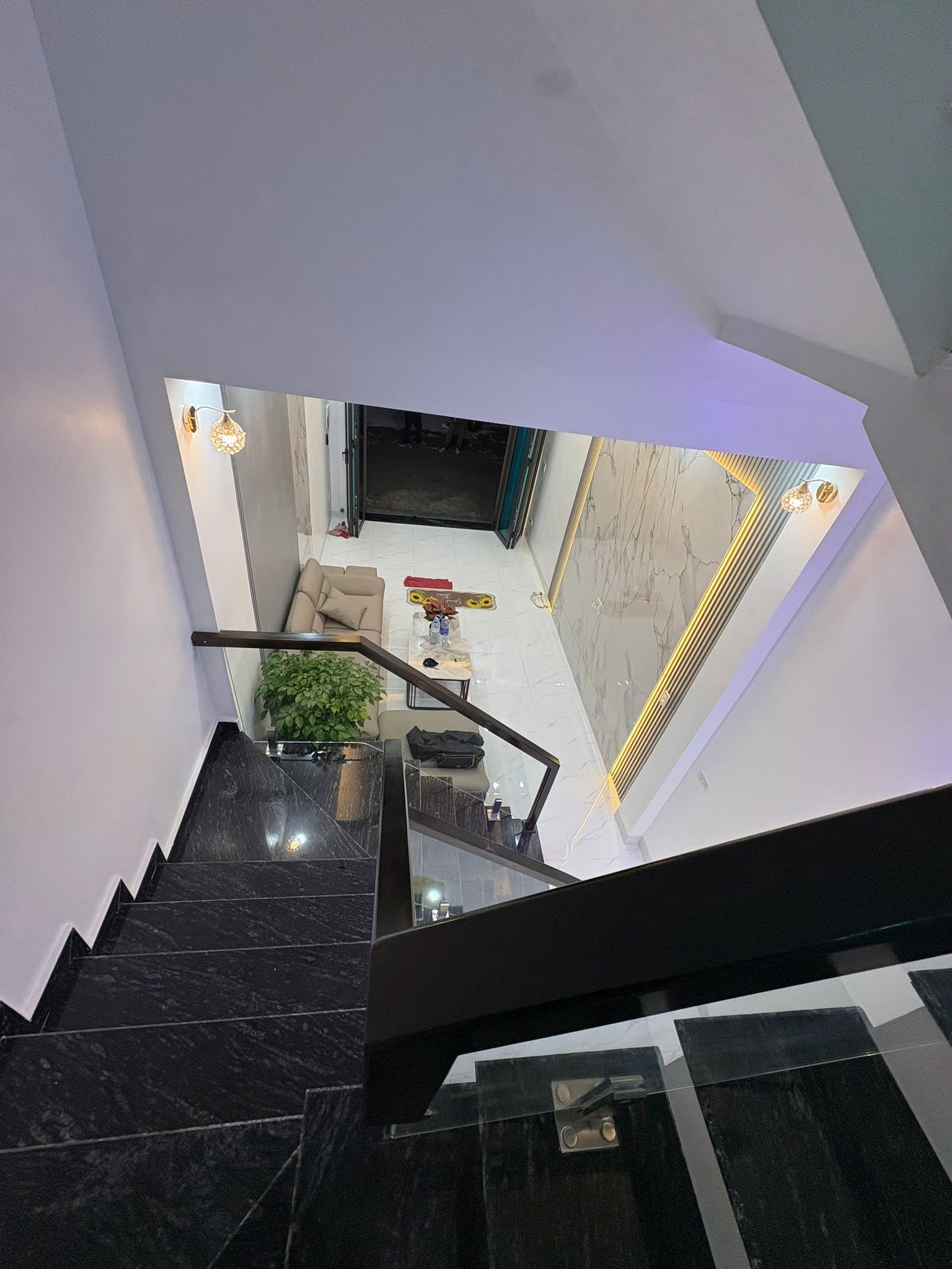 Bán căn nhà 3 tầng mặt ngõ ô tô phố Bình Lộc, Tân Bình, 41.5m2, 3 ngủ, chỉ 2.93 tỷ