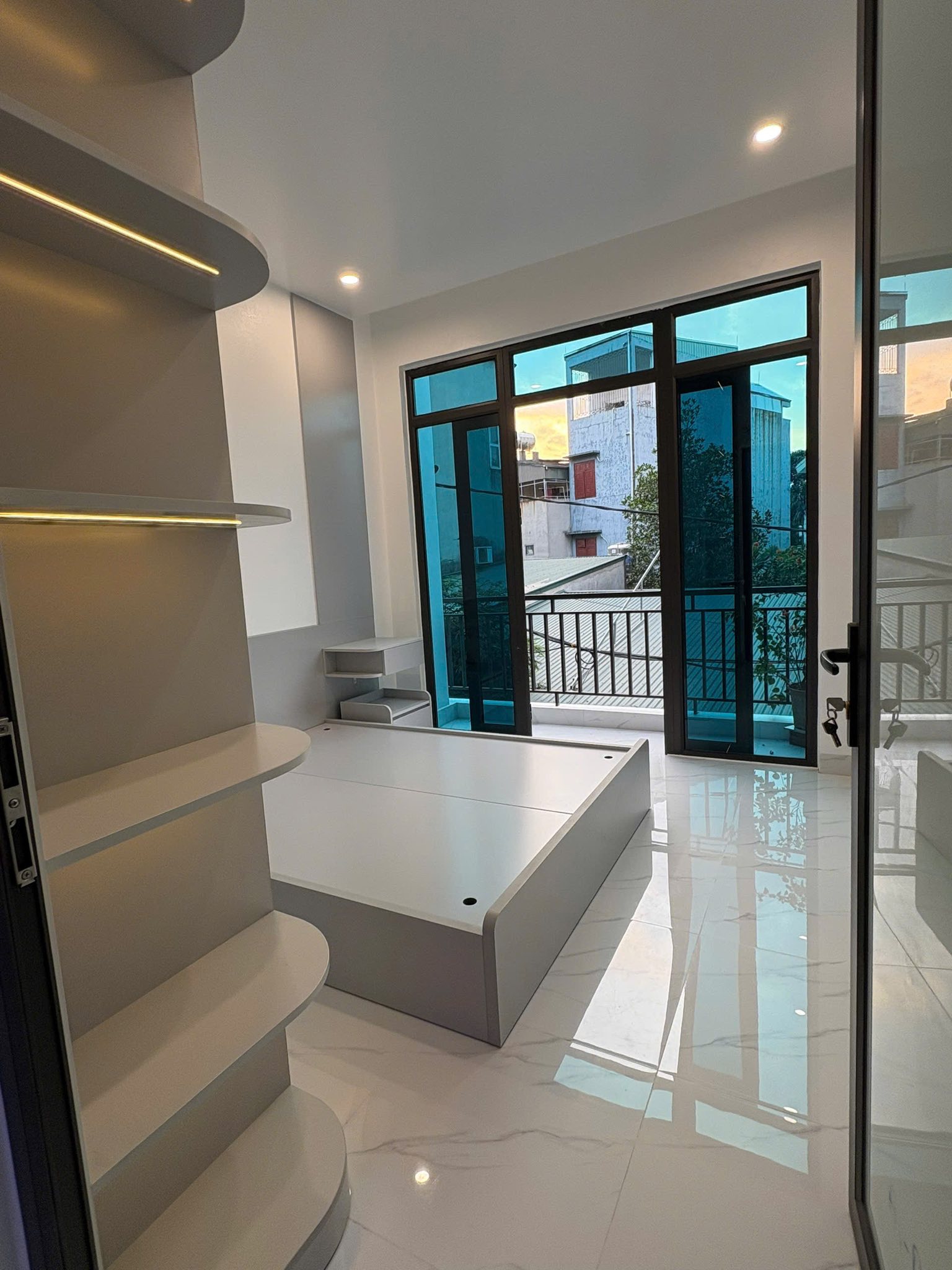 Bán căn nhà 3 tầng mặt ngõ ô tô phố Bình Lộc, Tân Bình, 41.5m2, 3 ngủ, chỉ 2.93 tỷ