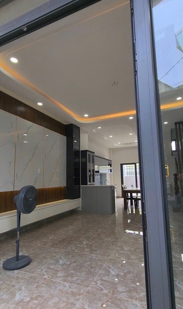 Nhà Tăng Nhơn Phú A, diện tích 75m2, giá 6,8 tỷ khu dân cư an ninh, 3 phòng ngủ