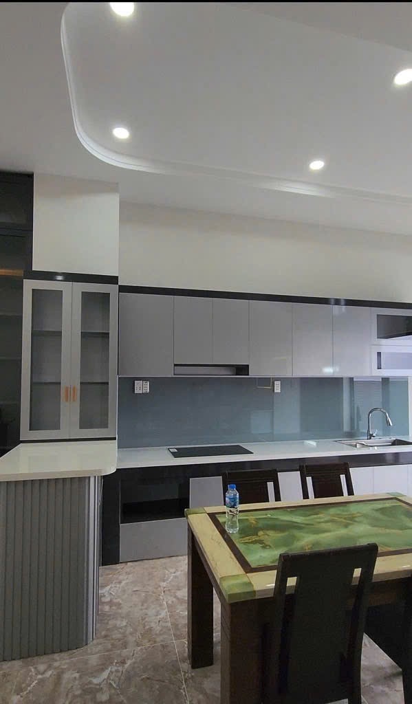 Nhà Tăng Nhơn Phú A, diện tích 75m2, giá 6,8 tỷ khu dân cư an ninh, 3 phòng ngủ