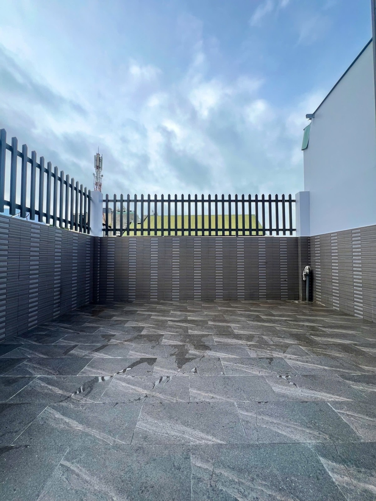 Nhà Tăng Nhơn Phú A, diện tích 75m2, giá 6,8 tỷ khu dân cư an ninh, 3 phòng ngủ