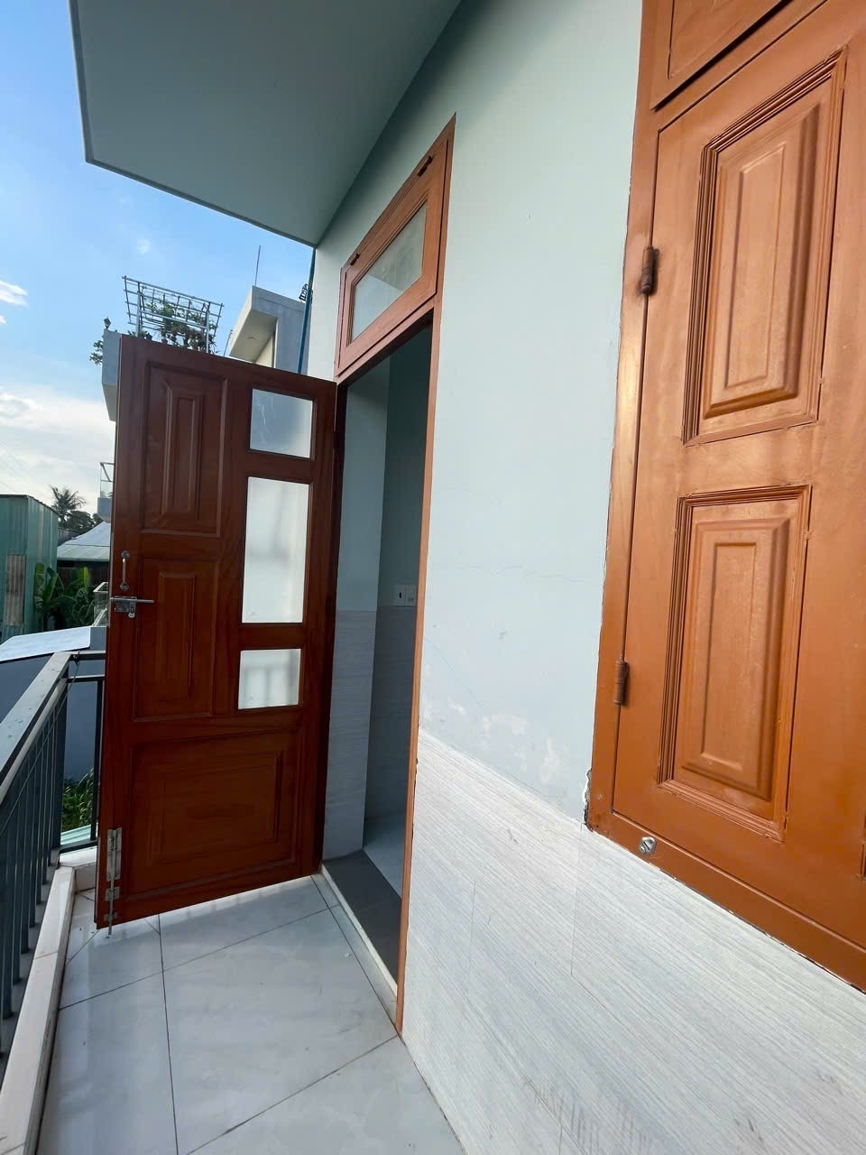 2 căn liền kề đường Lò Lu, diện tích 121m2, hẻm xe hơi quay đầu, nhà 4 lầu giá bán 9,5 tỷ