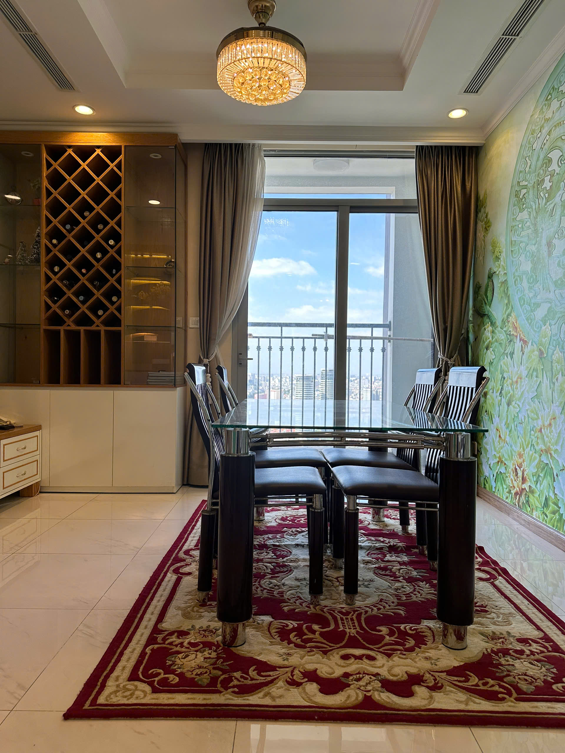 Bán căn hộ cách 3 bước chân đến Landmark 81, trong khu Vinhomes Central Park, Bình Thạnh