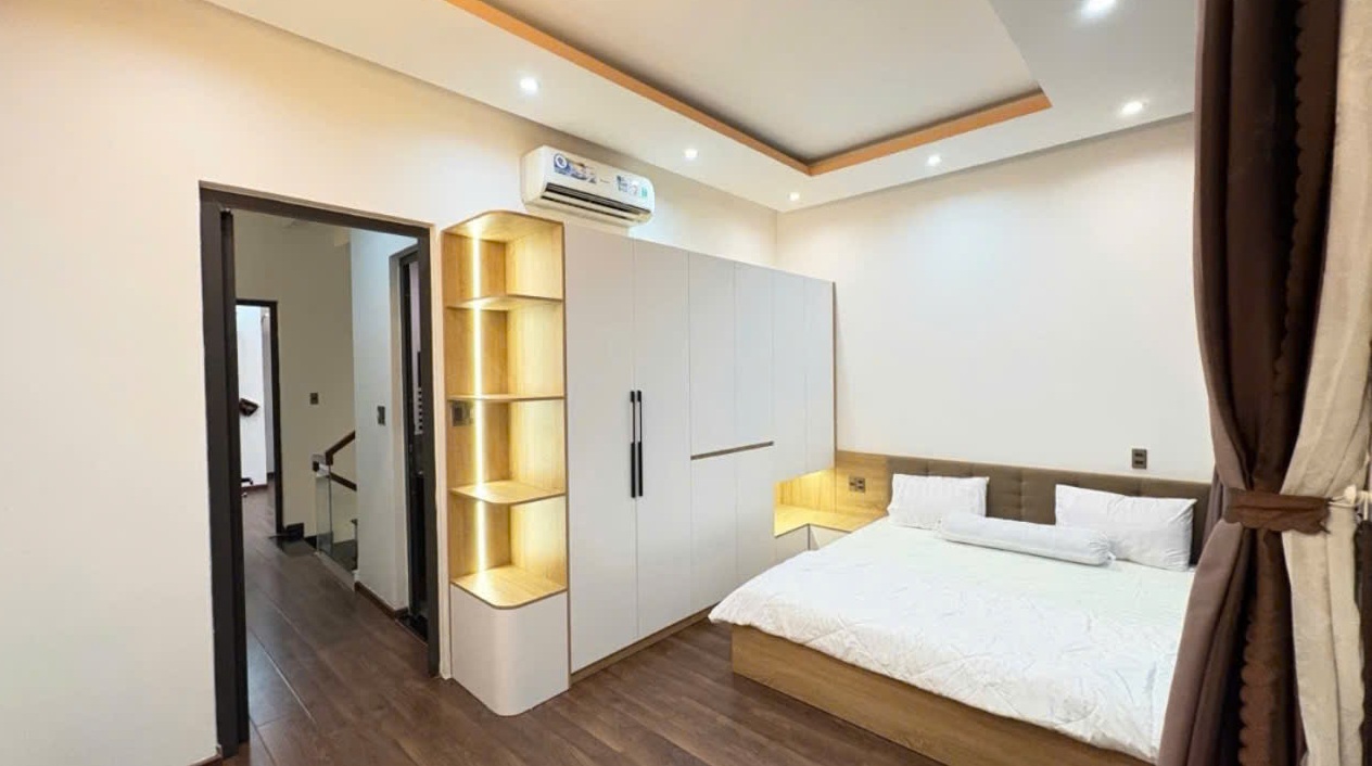 Bán nhà 4 tầng mặt tiền Liên Chiểu