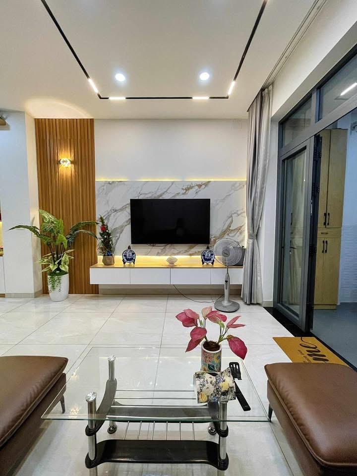 Mặt đường Nguyễn Văn Khối, 68m2, 3 tầng, full nội thất chỉ 10 tỷ