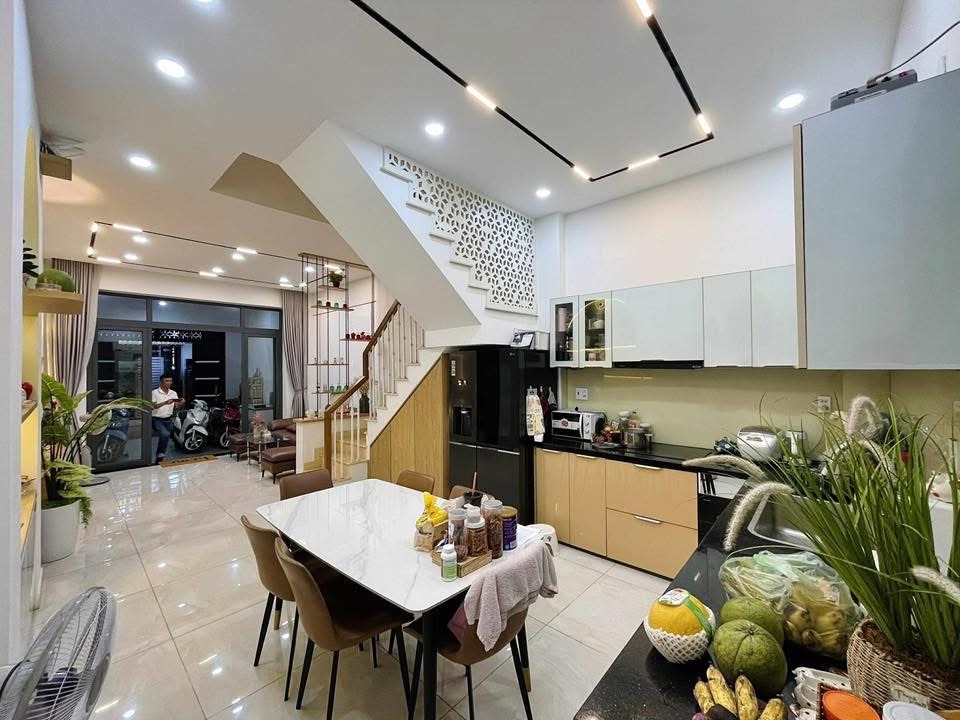 Mặt đường Nguyễn Văn Khối, 68m2, 3 tầng, full nội thất chỉ 10 tỷ