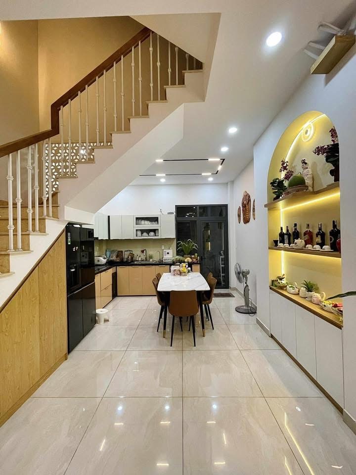 Mặt đường Nguyễn Văn Khối, 68m2, 3 tầng, full nội thất chỉ 10 tỷ