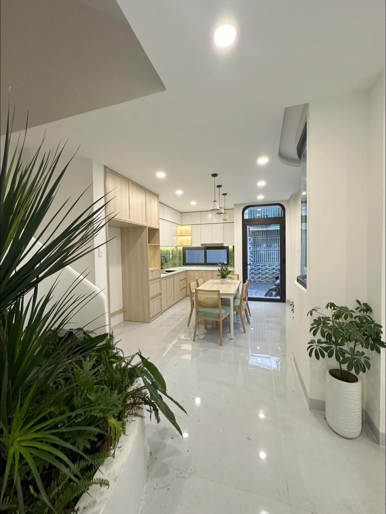 Khẳng định nhà đẹp nhất Tăng Nhơn Phú A, giá 8.5 tỷ đường 494 - 4 lầu -5 phòng ngủ, ngay Lê Văn Việt