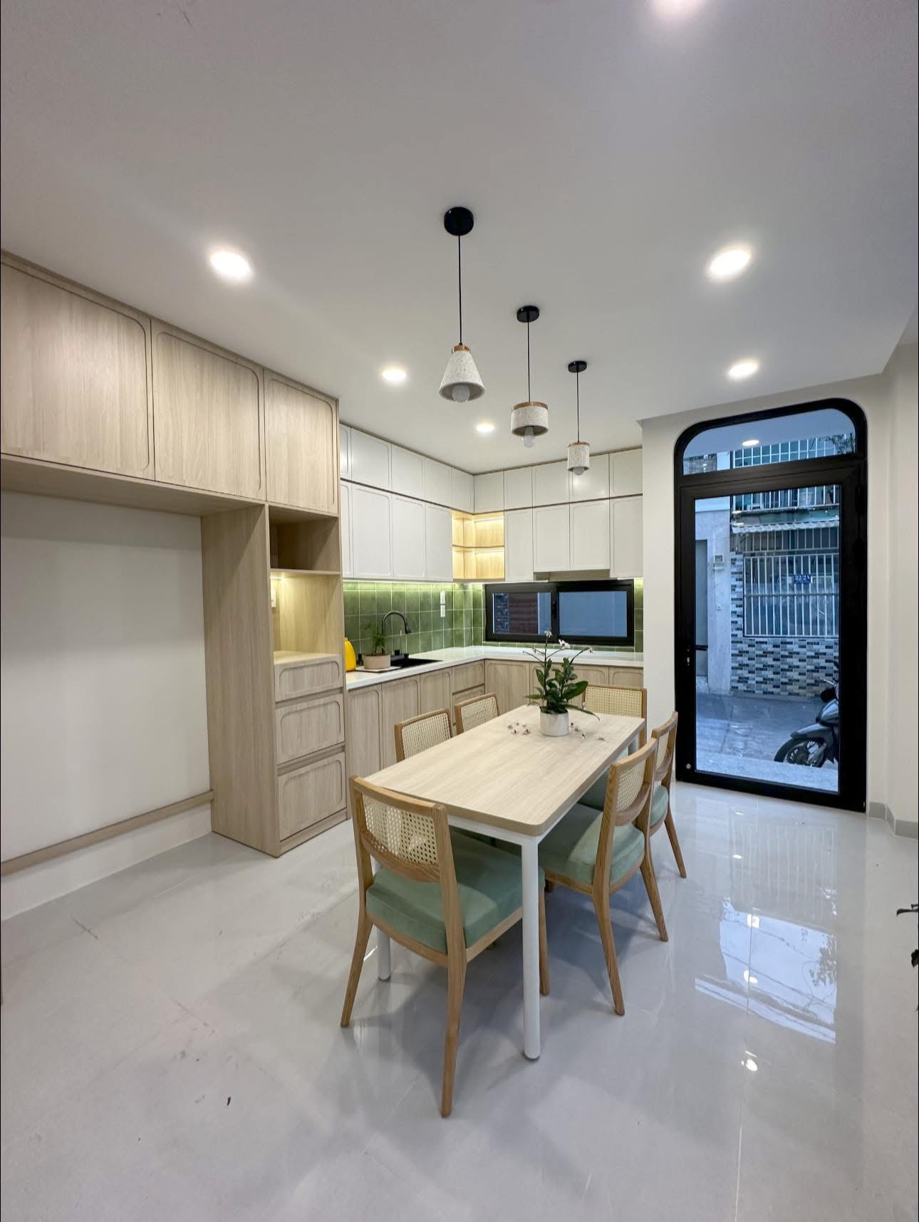 Khẳng định nhà đẹp nhất Tăng Nhơn Phú A, giá 8.5 tỷ đường 494 - 4 lầu -5 phòng ngủ, ngay Lê Văn Việt