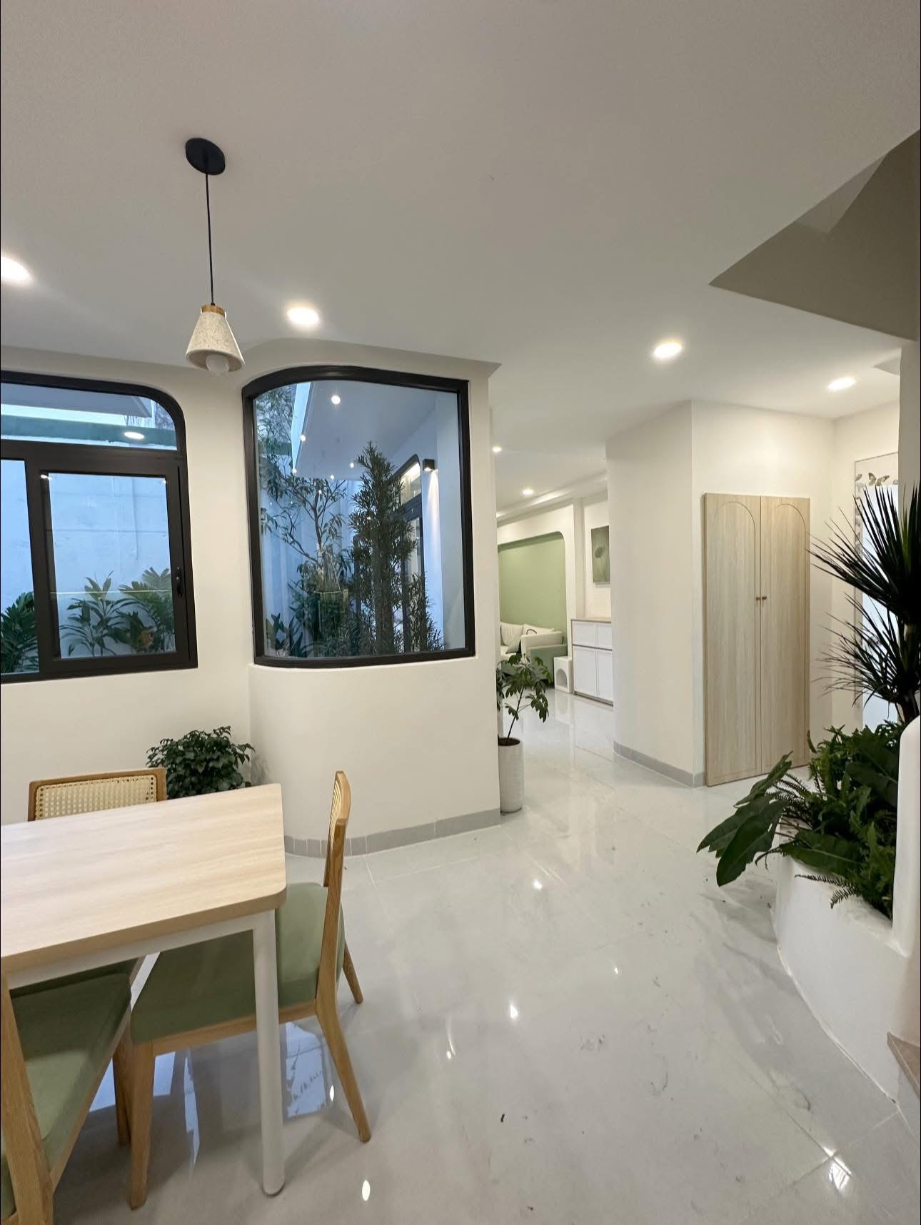 Khẳng định nhà đẹp nhất Tăng Nhơn Phú A, giá 8.5 tỷ đường 494 - 4 lầu -5 phòng ngủ, ngay Lê Văn Việt