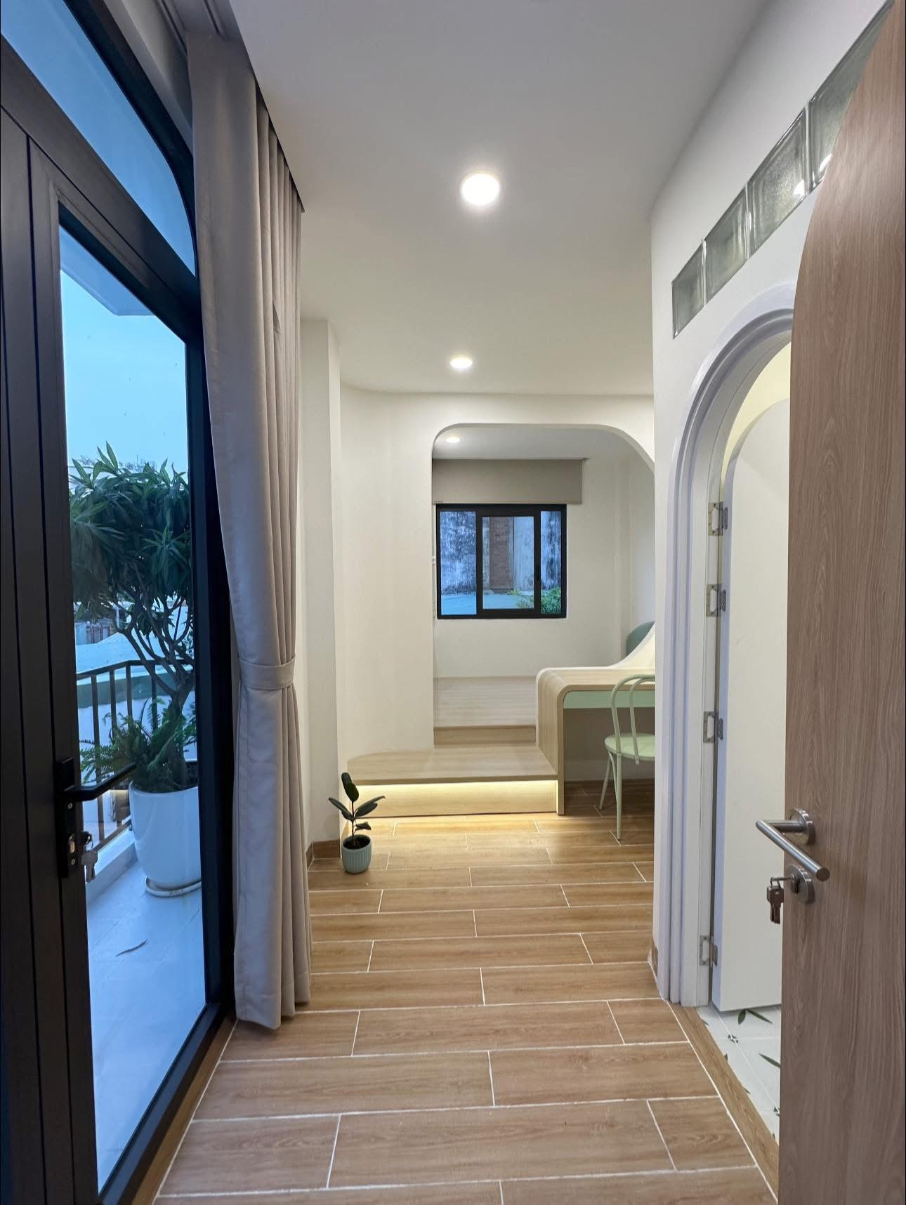 Khẳng định nhà đẹp nhất Tăng Nhơn Phú A, giá 8.5 tỷ đường 494 - 4 lầu -5 phòng ngủ, ngay Lê Văn Việt