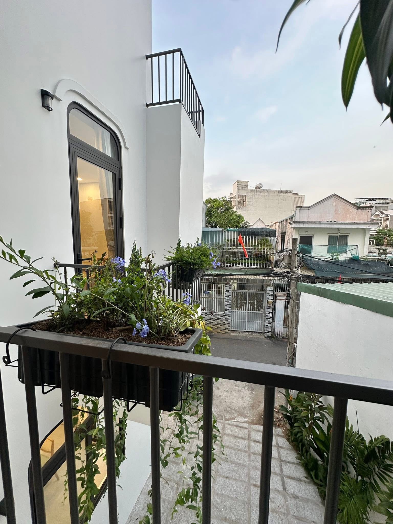 Khẳng định nhà đẹp nhất Tăng Nhơn Phú A, giá 8.5 tỷ đường 494 - 4 lầu -5 phòng ngủ, ngay Lê Văn Việt