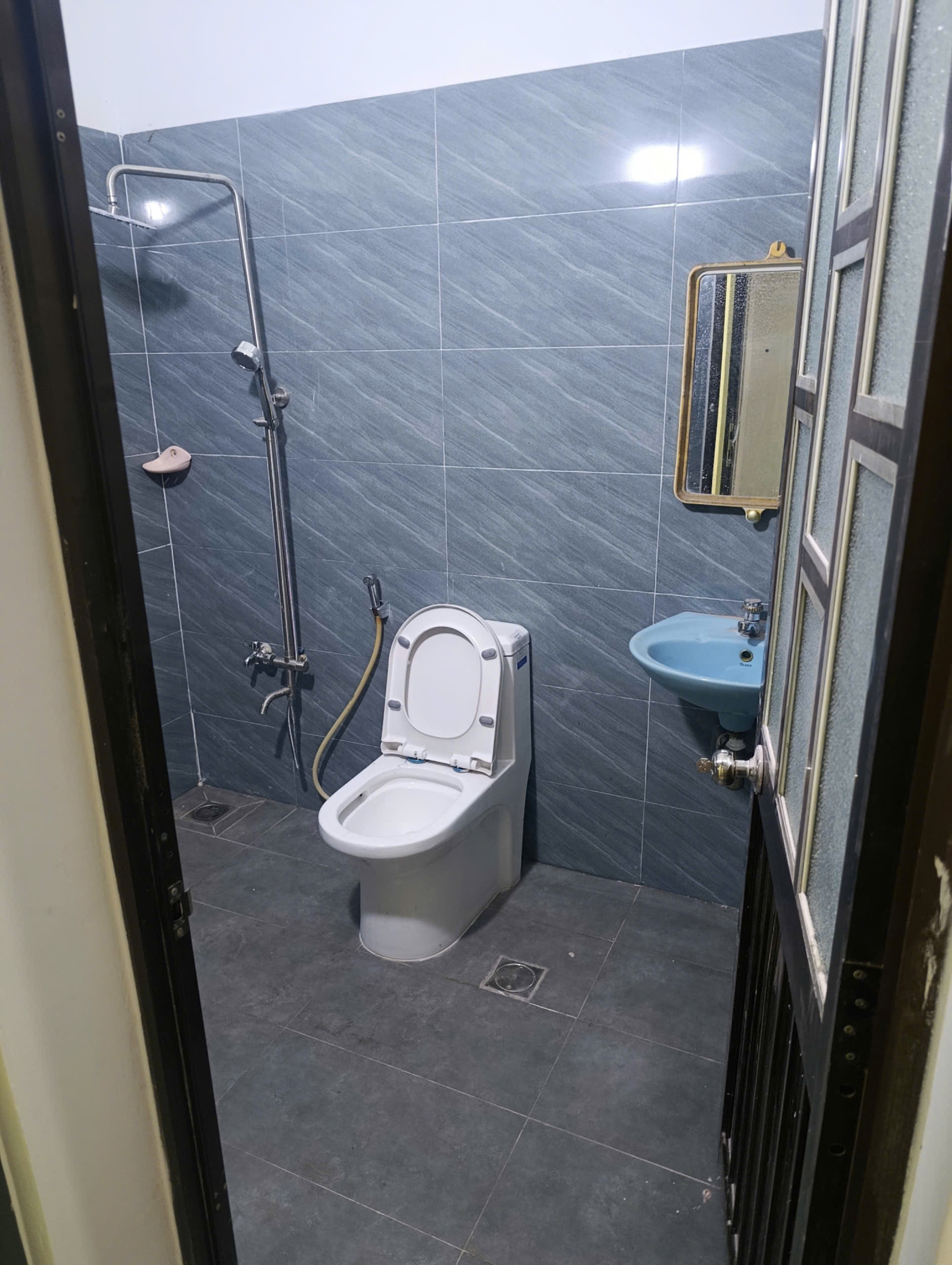 Nhà đường 475 Phước Long B, diện tích 60m2, giá 3,65 tỷ, 2 lầu cứng cáp, 2 phòng ngủ, giá cho thuê 6 triệu/tháng