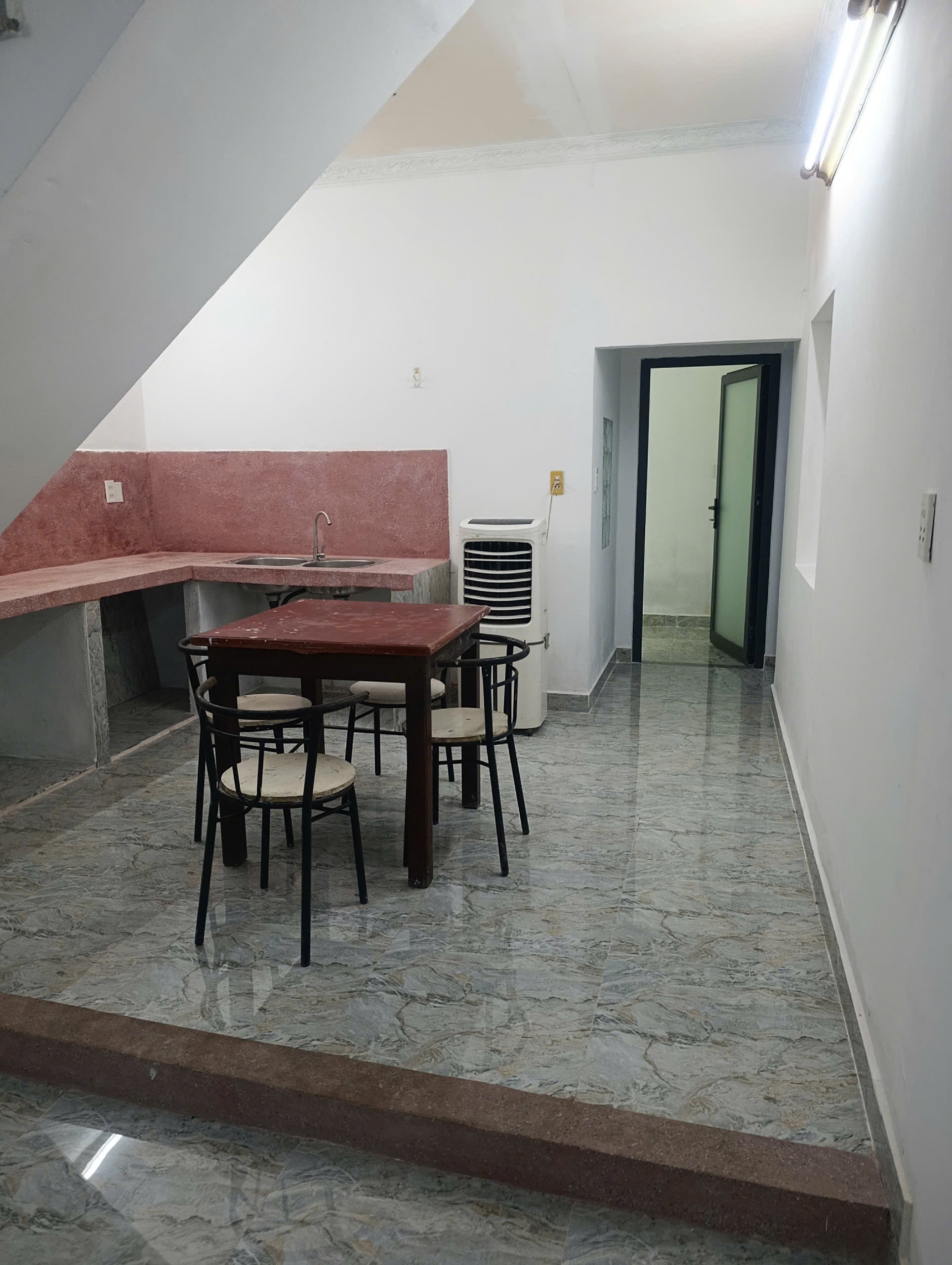 Nhà đường 475 Phước Long B, diện tích 60m2, giá 3,65 tỷ, 2 lầu cứng cáp, 2 phòng ngủ, giá cho thuê 6 triệu/tháng