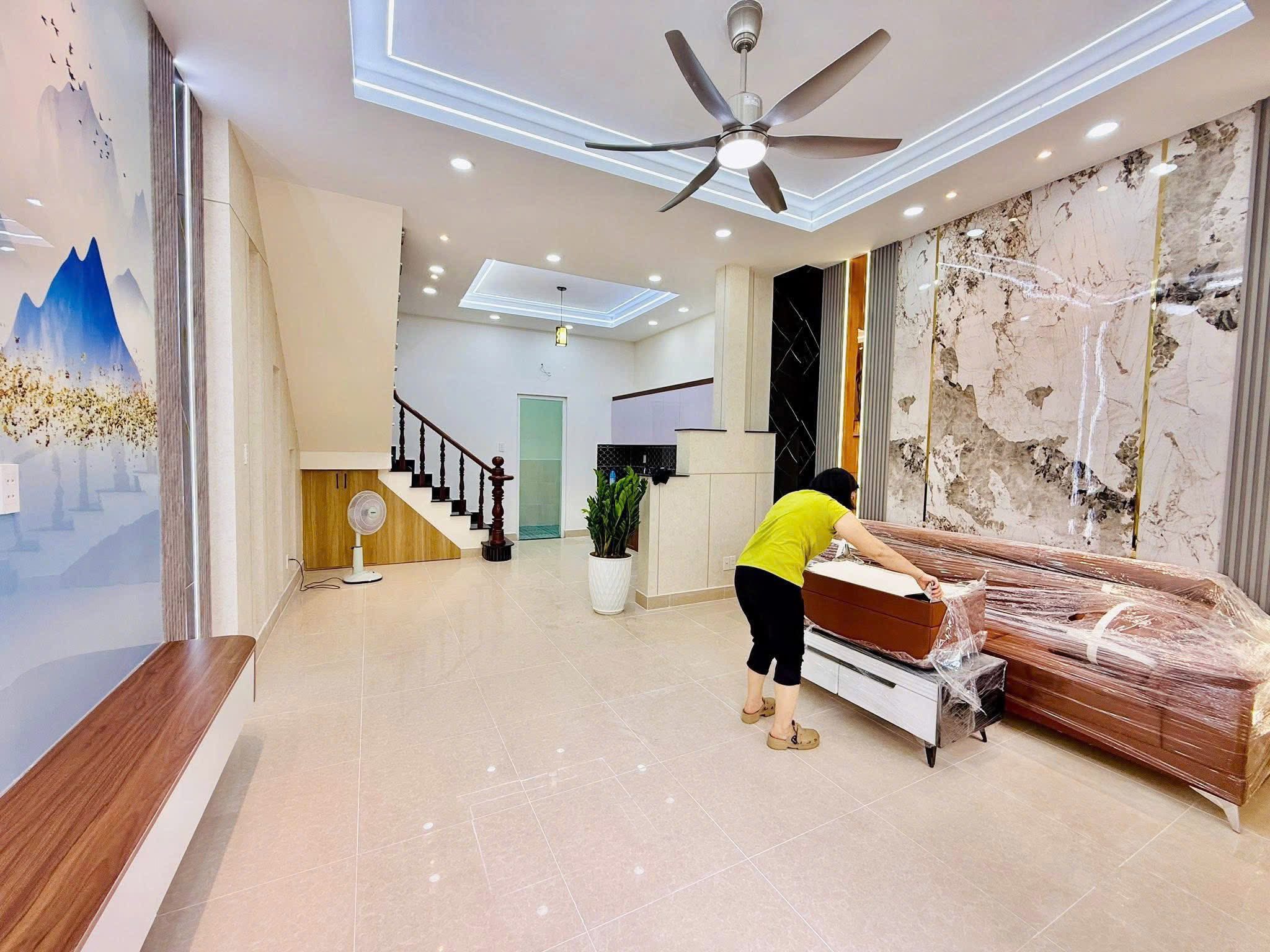 Kẹt tiền bán gấp nhà Hoàng Hoa Thám, Phường 12, Tân Bình diện tích 56m2