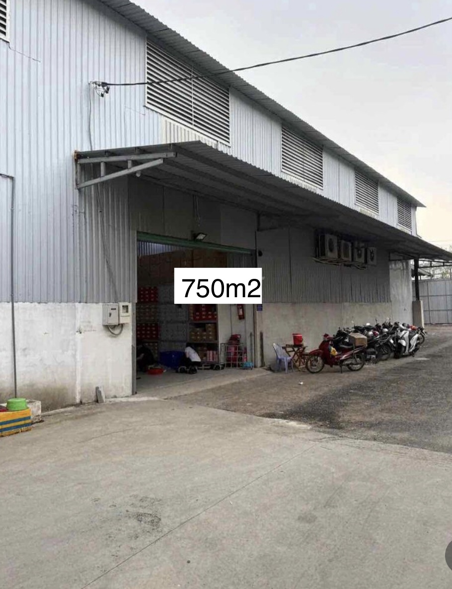 Cho thuê kho xưởng 750m2 gần trường Điện lực, Quận 12