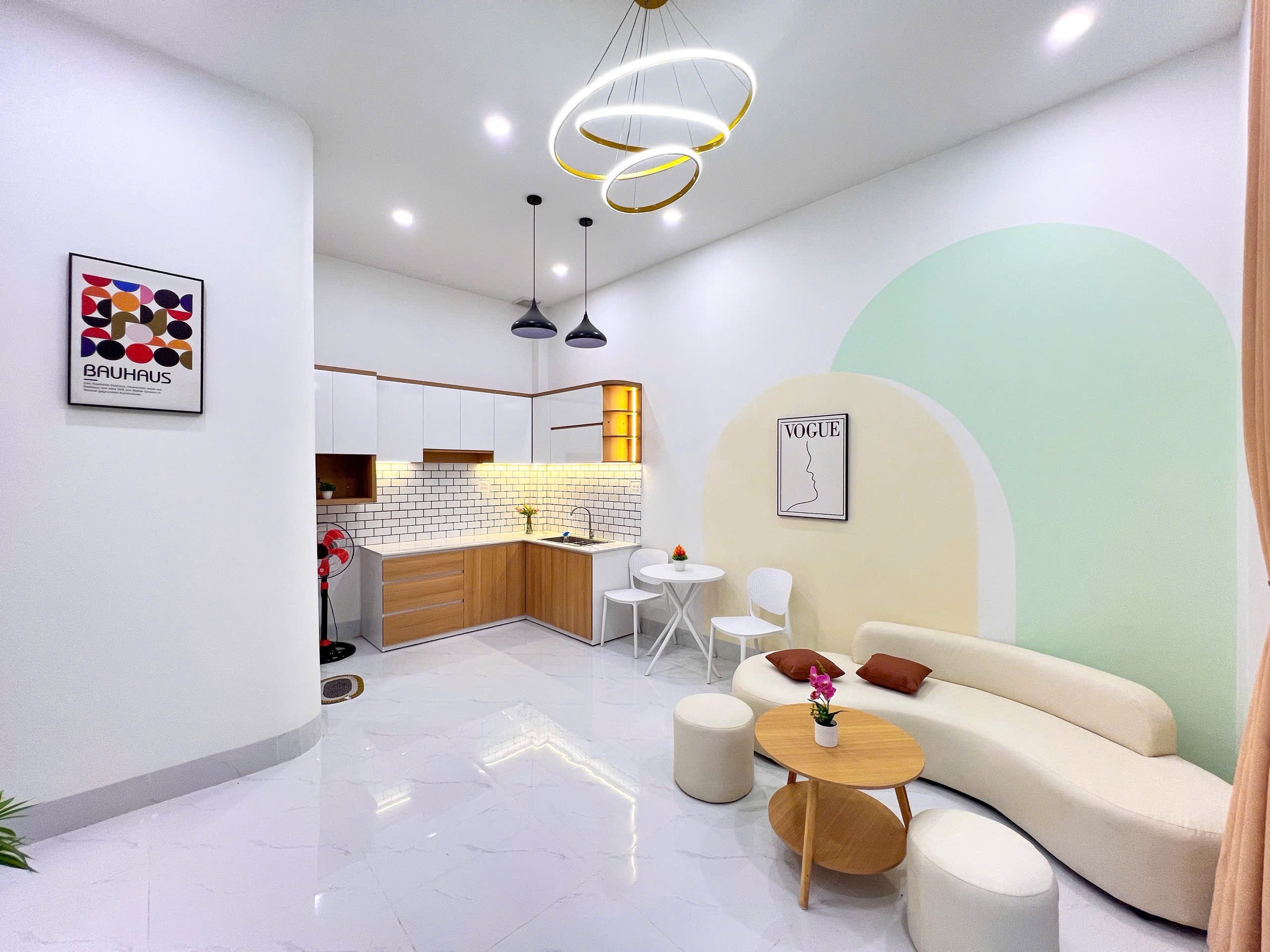 Bán nhà minihouse hẻm 44 Cách Mạng Tháng 8, xây mới 100%, gần Cao đẳng Kinh tế Kỹ thuật, giá 1,75 tỷ