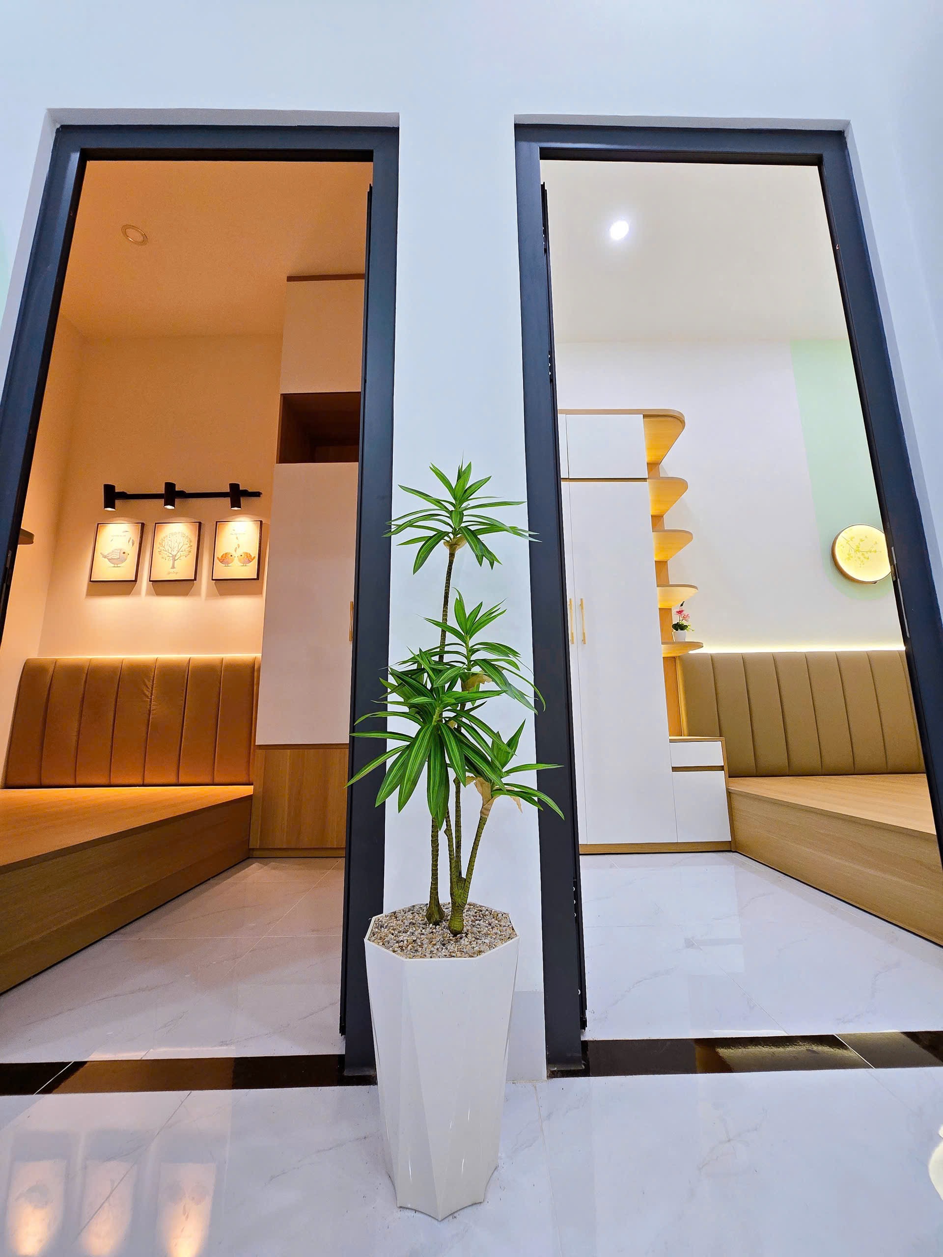 Bán nhà minihouse hẻm 44 Cách Mạng Tháng 8, xây mới 100%, gần Cao đẳng Kinh tế Kỹ thuật, giá 1,75 tỷ