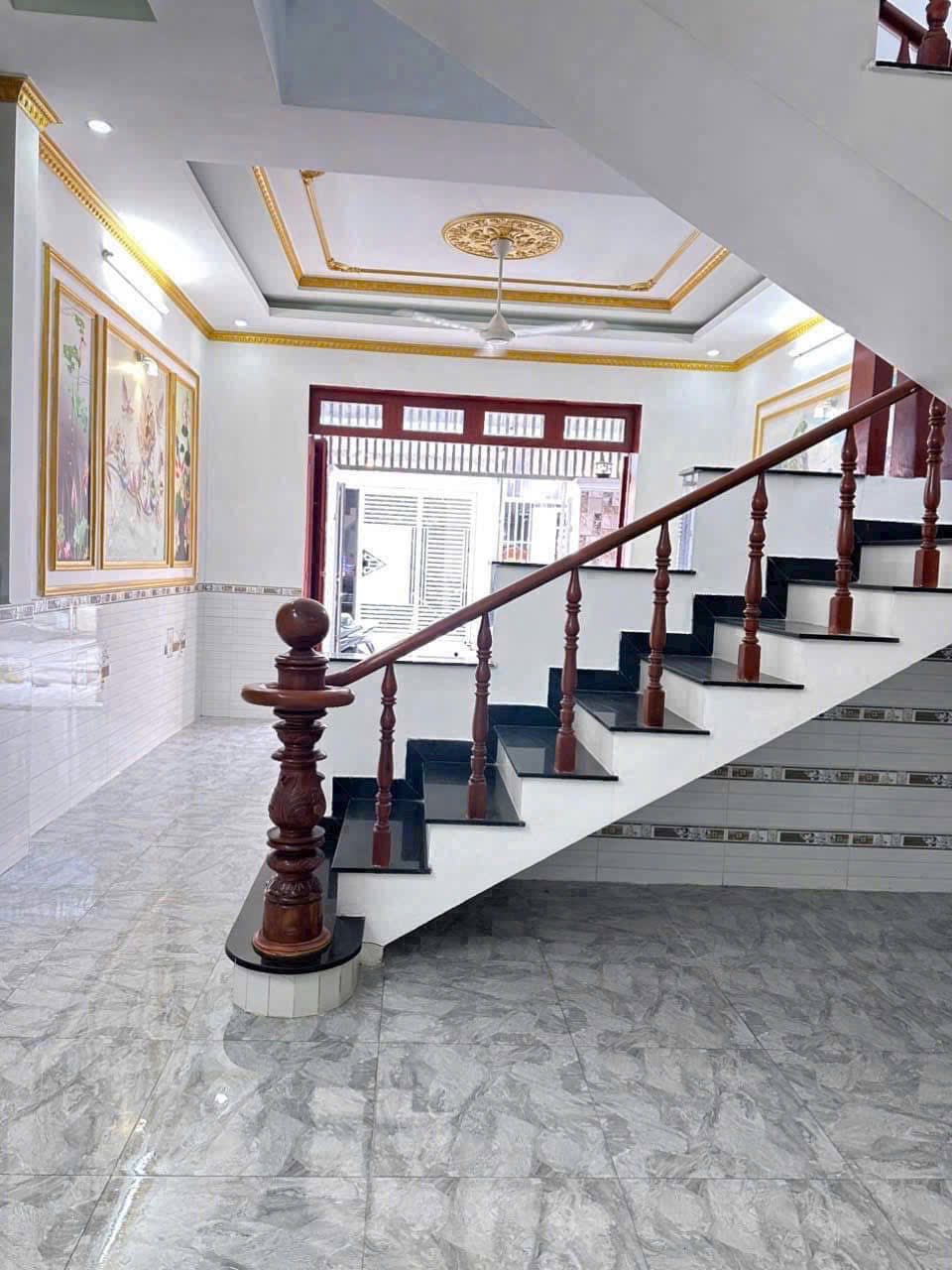 Định cư nước ngoài bán gấp nhà Bà Hom, Phường 13, Quận 6, diện tích 56m2, giá 3,3 tỷ