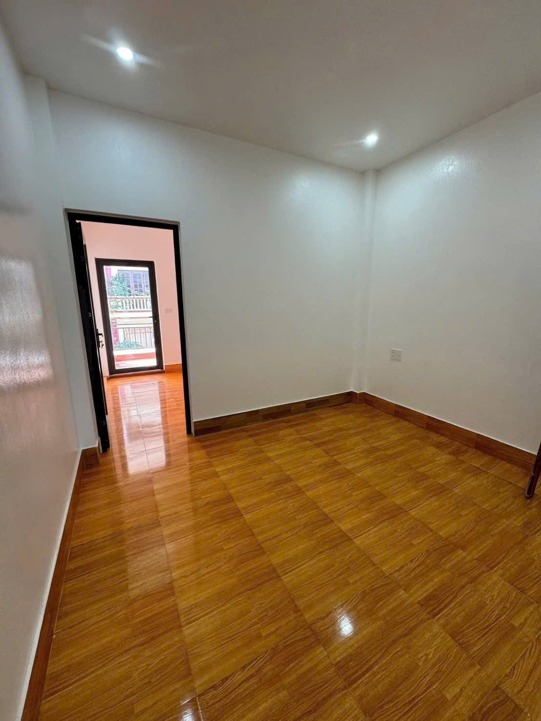 Bán nhà 3 tầng khu chia lô ngõ đường Điện Biên Phủ, 45.7m2, 3 ngủ, 2 vệ sinh, đường ô tô