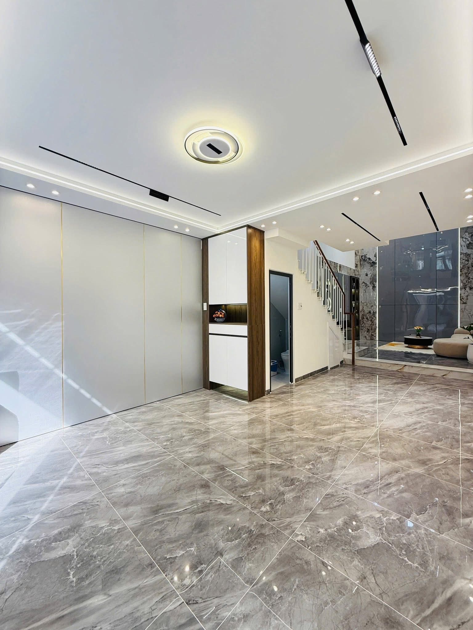 Bán nhà hẻm xe tải 52m2, 5 tầng, 4 ngủ ngay Emart