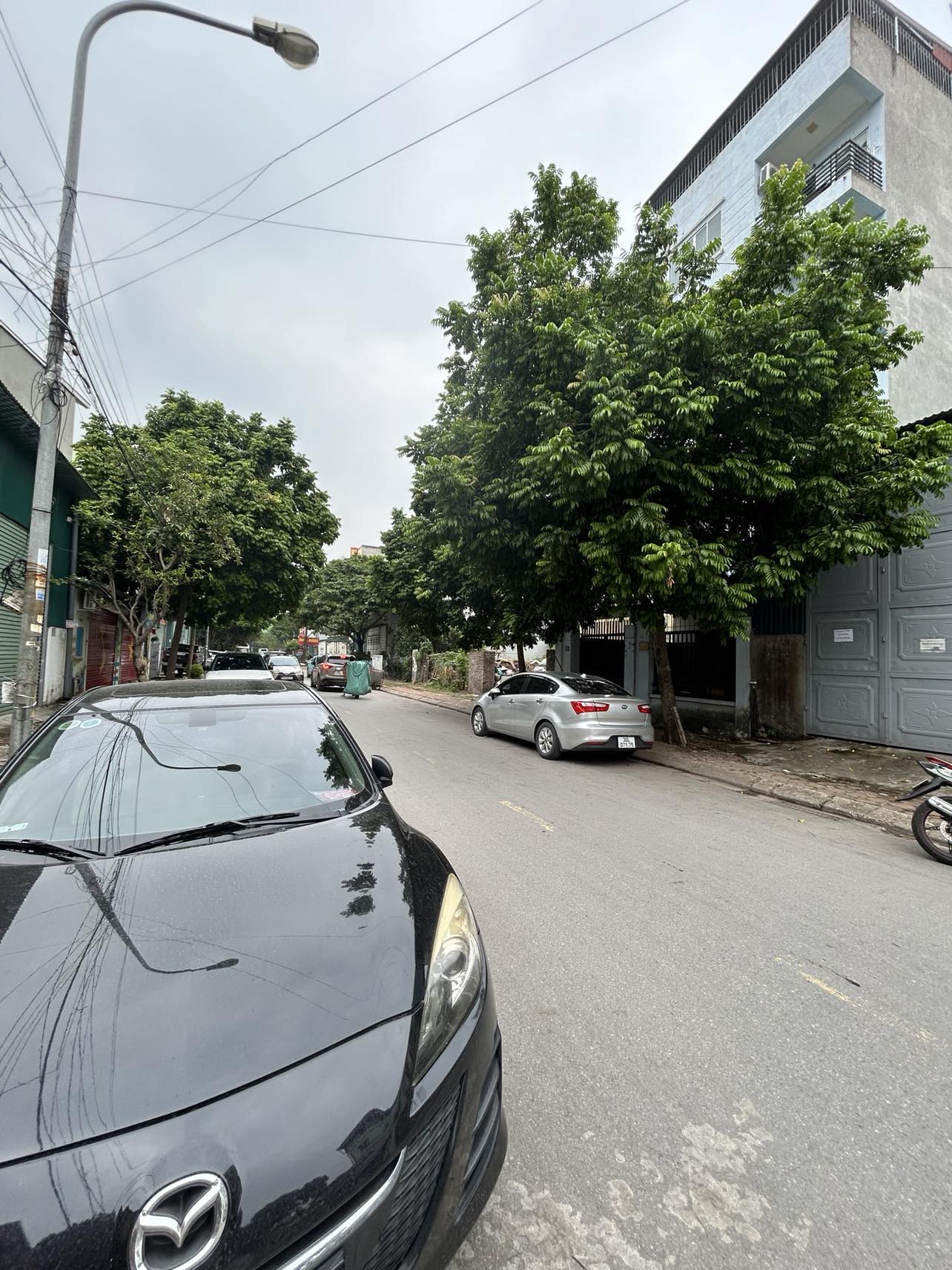 Cho thuê xưởng thị trấn Trâu Quỳ, Gia Lâm 100m2 đường 15m có gác xép, vỉa hè rộng