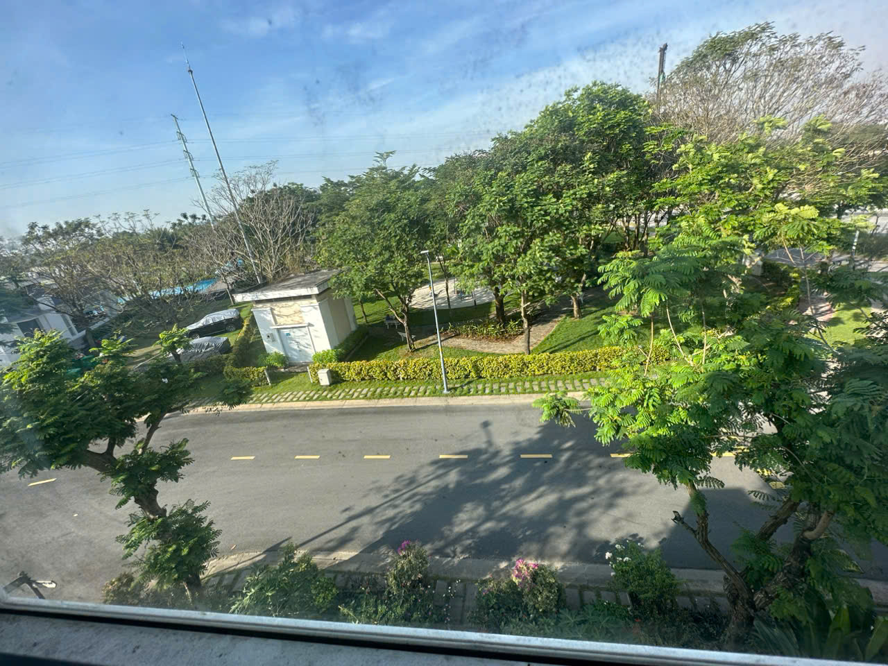 Chính chủ bán gấp nhà căn góc 2 mặt tiền view công viên – hồ bơi Lovera Park, Khang Điền, Bình Chánh