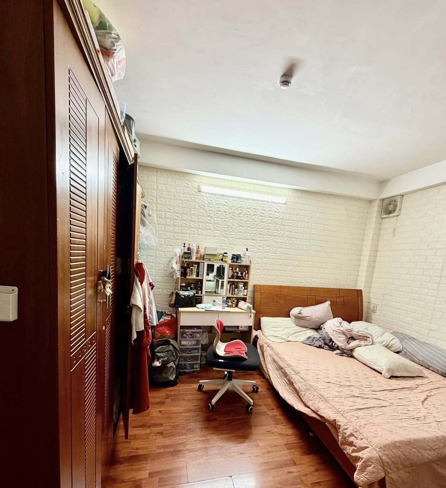 Bán nhà sát Quang Trung 60m2 đang cho thuê 12 triệu giải quyết việc gia đình