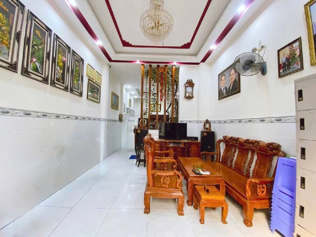 Nhà 3 tầng đẹp, hẻm 6m đường Tân Thắng, 64m2, 4m x 16m, Sát Aeon Mall, ở ngay