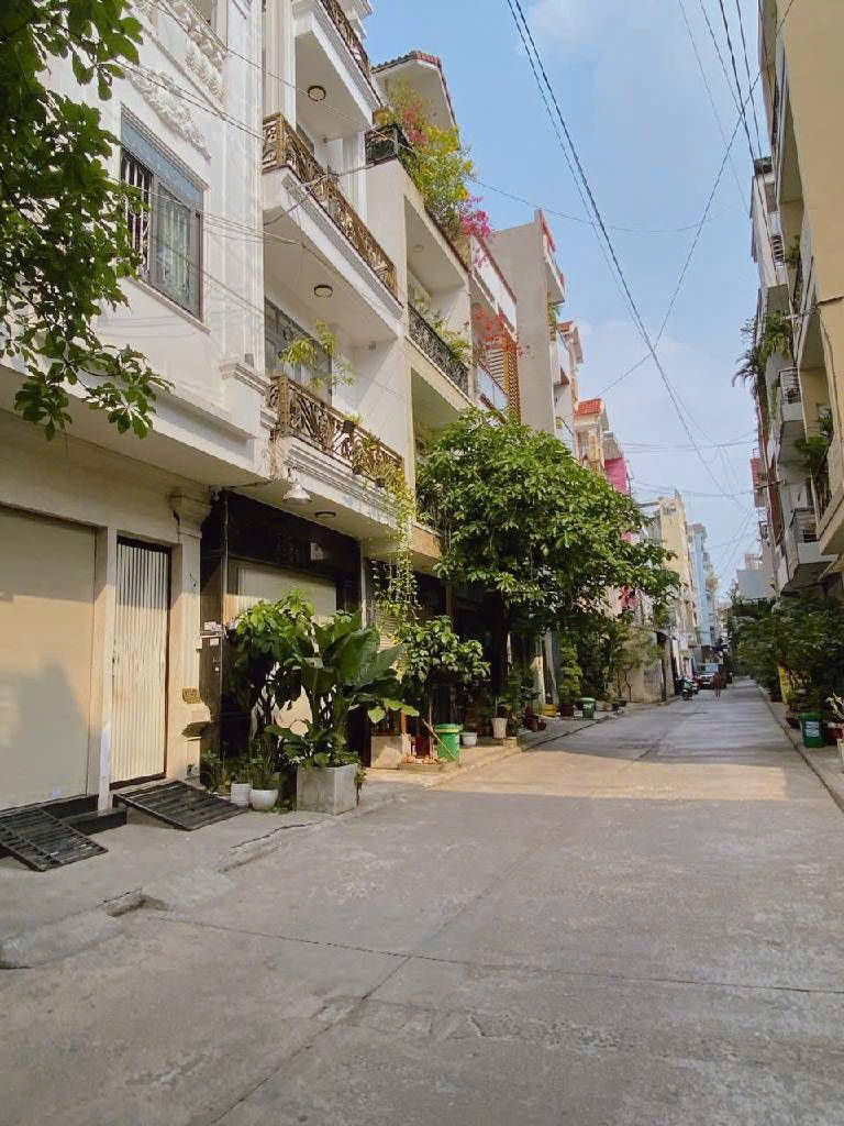 Nhà 3 tầng đẹp, hẻm 6m đường Tân Thắng, 64m2, 4m x 16m, Sát Aeon Mall, ở ngay