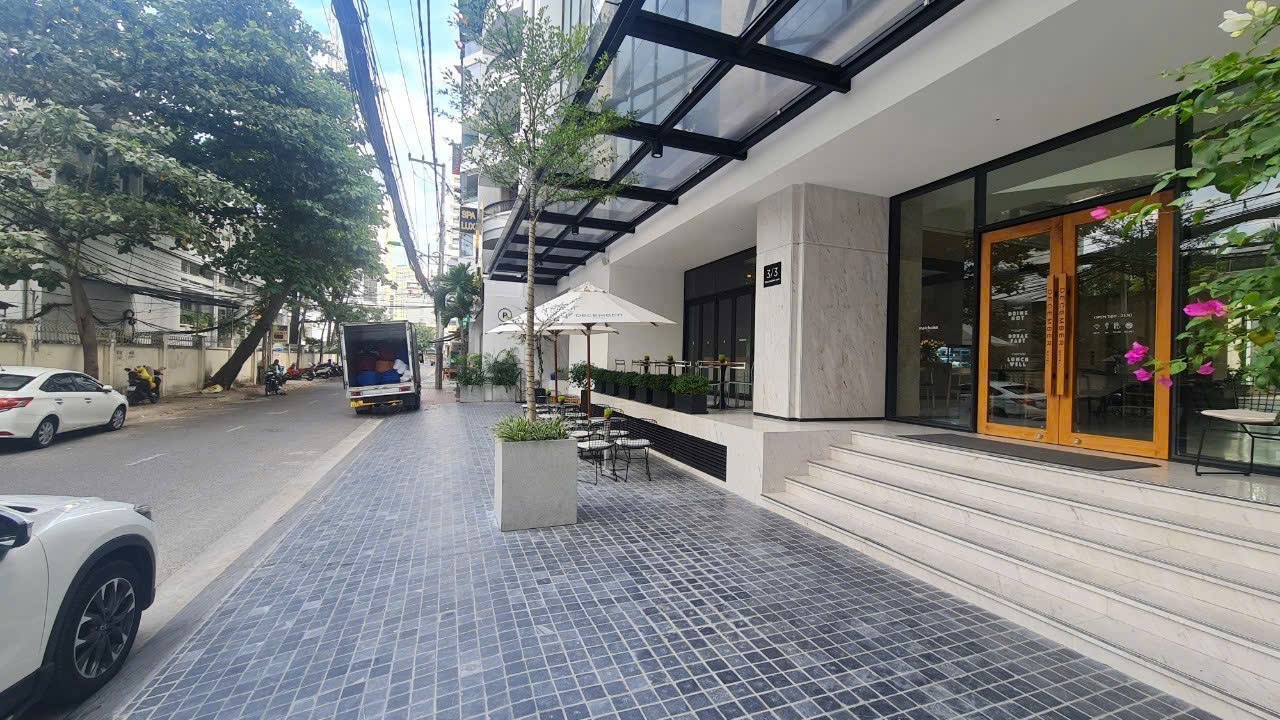 Bán nhà mặt tiền đường Trần Quang Khải