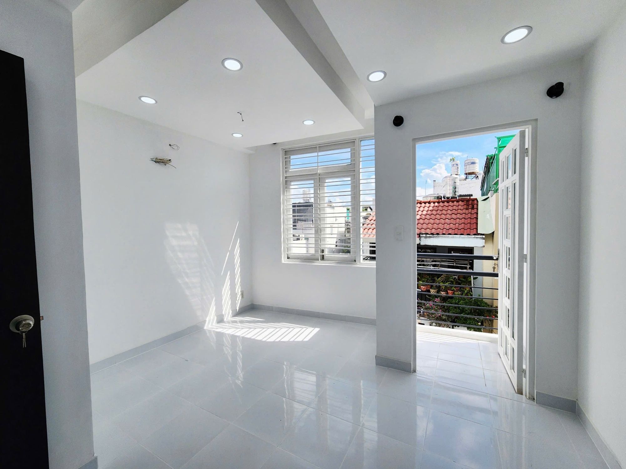 Hẻm Trần Văn Ơn, 40m2, 5 tầng, 4 ngủ, không lộ giới, nhà mới ở ngay, chỉ 6,1 tỷ